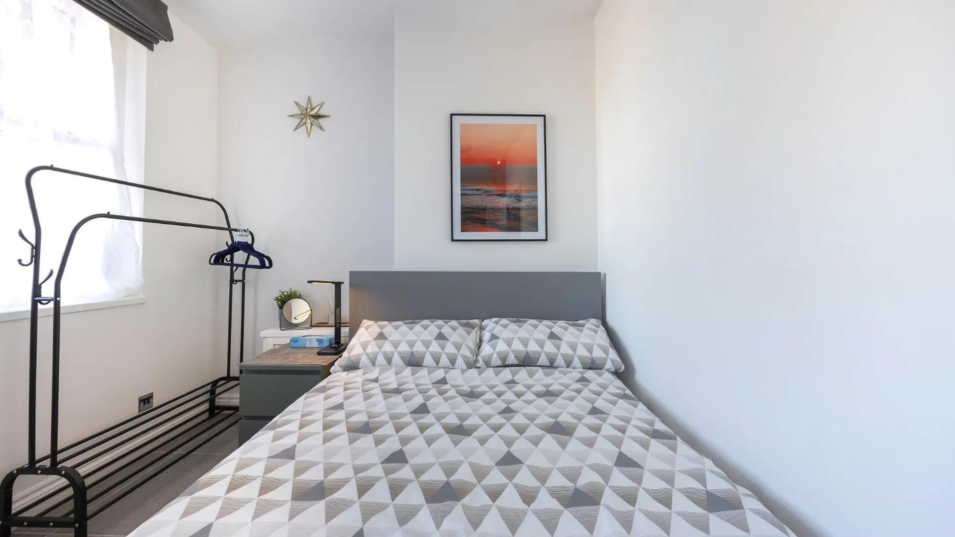 Bright Central Brighton Studio 0*,  Birleşik Krallık